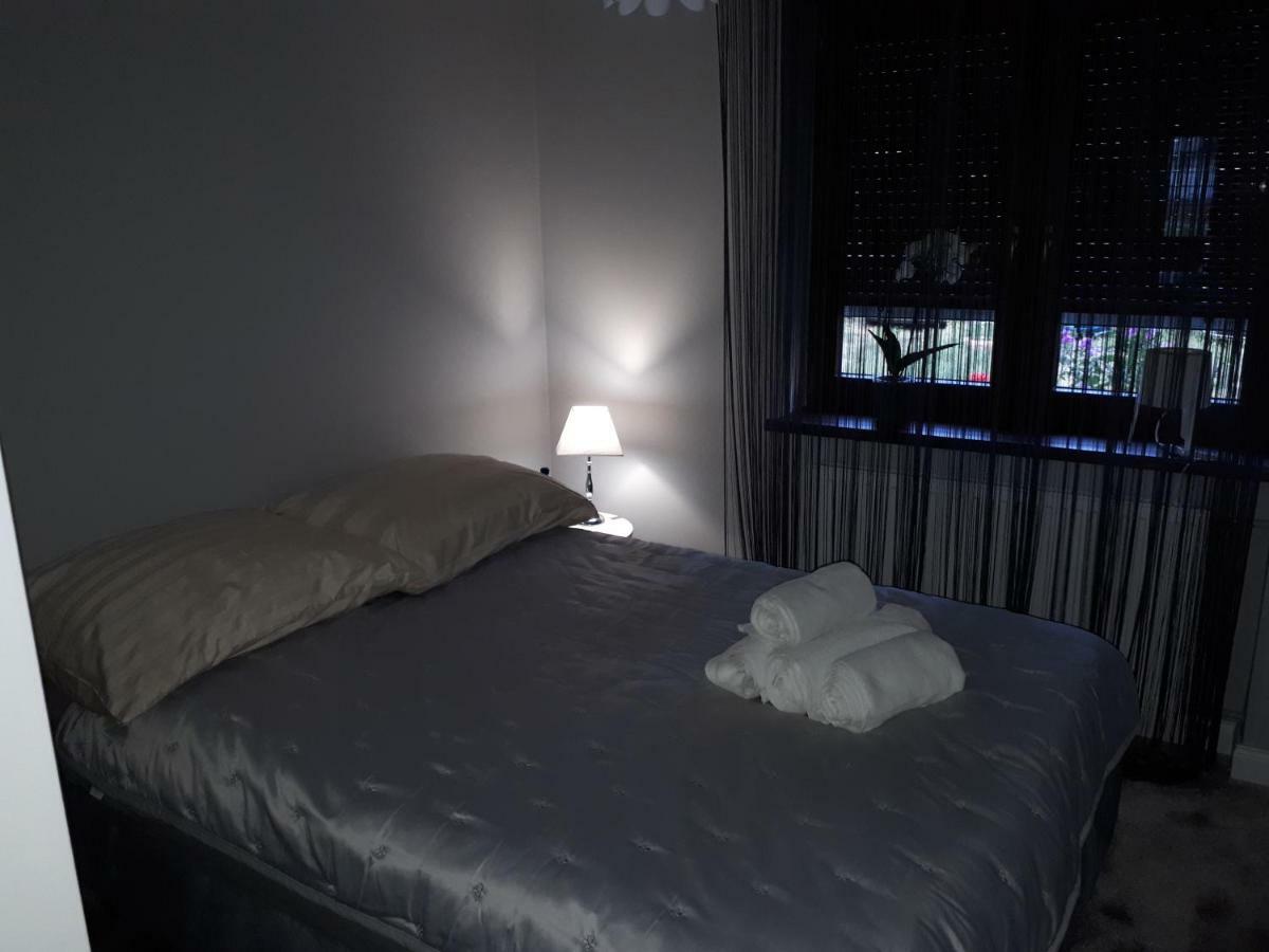 Apartamenty Centrum- Kochanowskiego -Dawniej Two-Bedroom Apartment Zelená Hora Exteriér fotografie